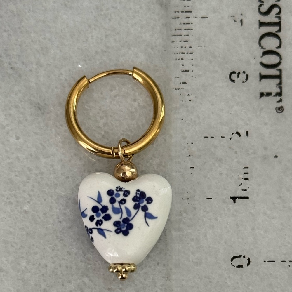 Gold Oriental Painted Floral Blue White Beaded Hoop Dangle Earrings 

Brand New - Picture 3 of 4